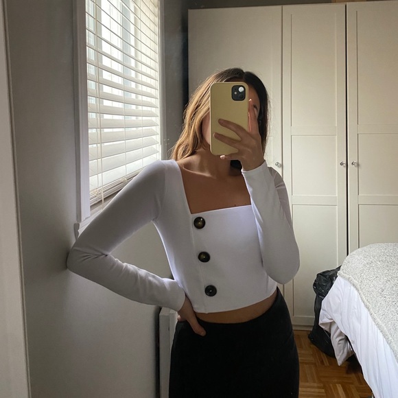 White long sleeve crop top from boohoo💫 - Picture 1 of 2